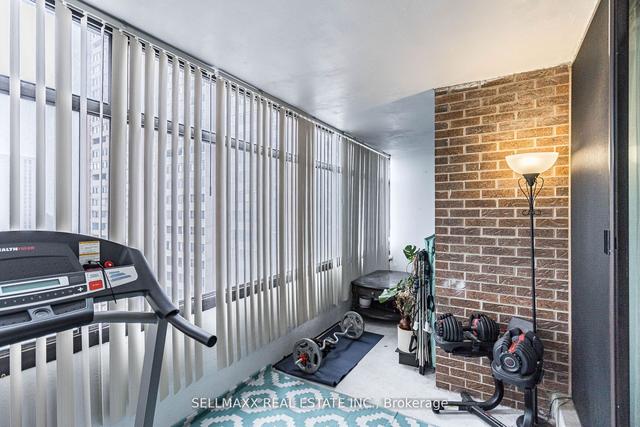 707 - 25 Kensington Rd, Condo with 3 bedrooms, 2 bathrooms and 1 parking in Brampton ON | Image 21
