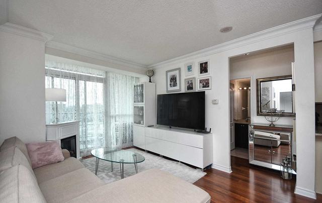 1401 - 88 Promenade Circ, Condo with 2 bedrooms, 2 bathrooms and 1 parking in Vaughan ON | Image 17