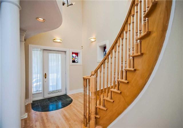 104 Melrose Ave, House detached with 4 bedrooms, 4 bathrooms and 2 parking in Toronto ON | Image 3