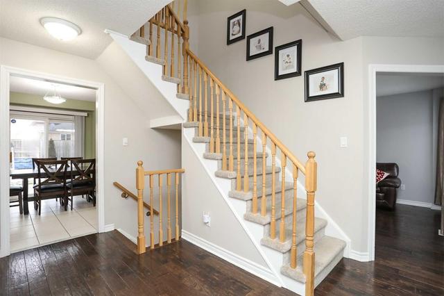83 Cloughley Dr, House detached with 4 bedrooms, 4 bathrooms and 2 parking in Barrie ON | Image 4