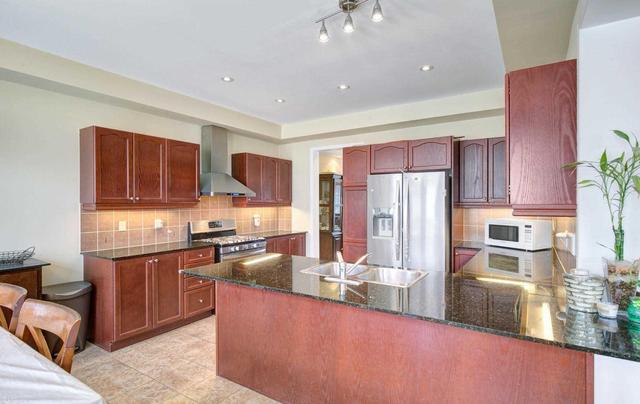 8 Solway Cres, House detached with 5 bedrooms, 5 bathrooms and 4 parking in Ajax ON | Image 7