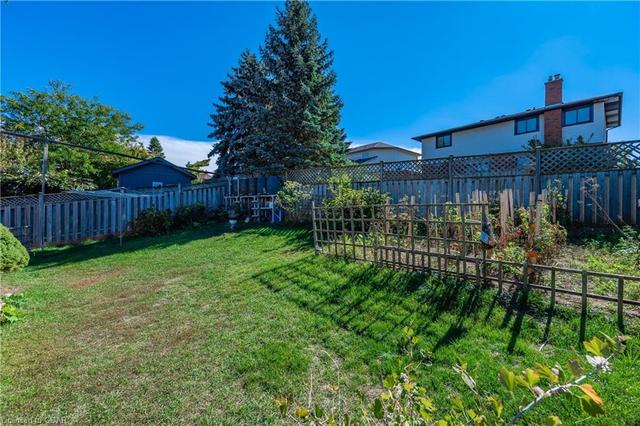 25 Pinnacle Crescent, House detached with 5 bedrooms, 2 bathrooms and 7 parking in Guelph ON | Image 46