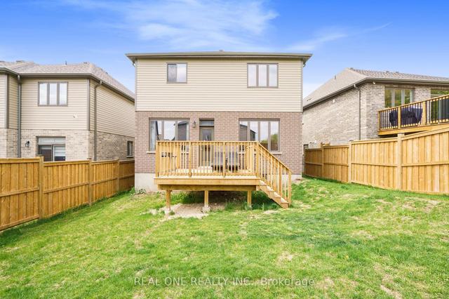 164 Mountain Holly Crt, House detached with 4 bedrooms, 3 bathrooms and 4 parking in Waterloo ON | Image 21