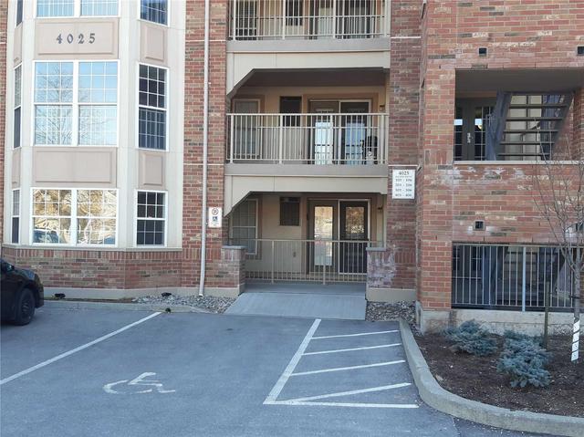 106 - 4025 Kilmer Dr, Condo with 2 bedrooms, 1 bathrooms and 1 parking in Burlington ON | Image 1