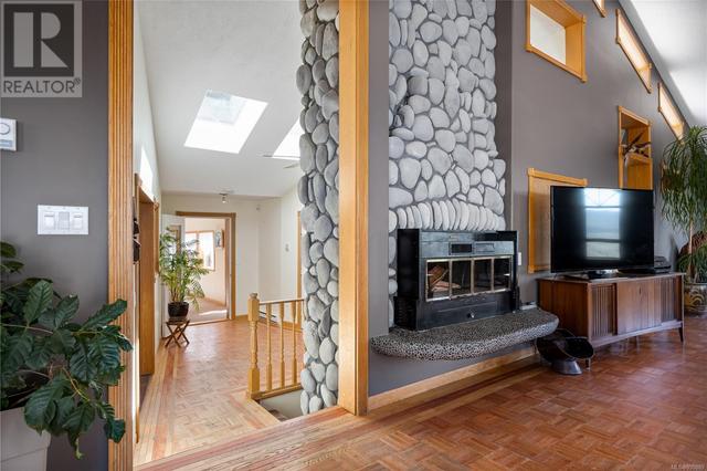 1828 Strathcona Hts, House detached with 4 bedrooms, 3 bathrooms and 30 parking in Cowichan Valley B BC | Image 10