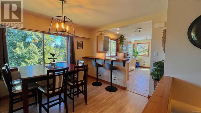 1280 Rupert Rd, House detached with 5 bedrooms, 3 bathrooms and 3 parking in Ucluelet BC | Image 15