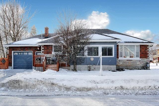 10 Albert St N, House detached with 2 bedrooms, 1 bathrooms and 5 parking in Brock ON | Image 1