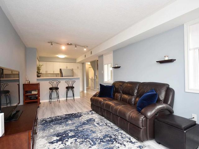 308 - 60 Barondale Dr, Townhouse with 3 bedrooms, 2 bathrooms and 2 parking in Mississauga ON | Image 4