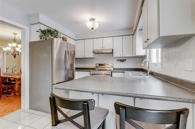 32 Andy Cres, House detached with 4 bedrooms, 3 bathrooms and 3 parking in Vaughan ON | Image 10