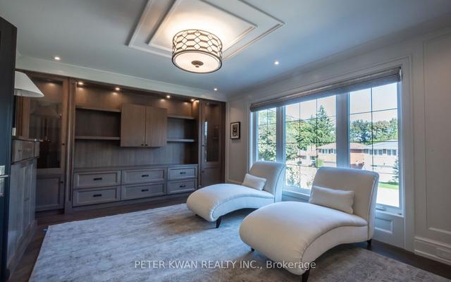 27 Whittaker Cres, House detached with 5 bedrooms, 8 bathrooms and 6 parking in Toronto ON | Image 7