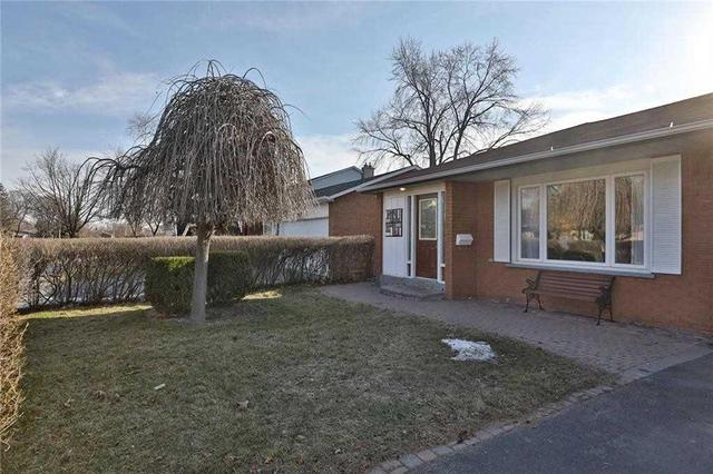 2690 Constable Rd, House detached with 3 bedrooms, 2 bathrooms and 2 parking in Mississauga ON | Image 1