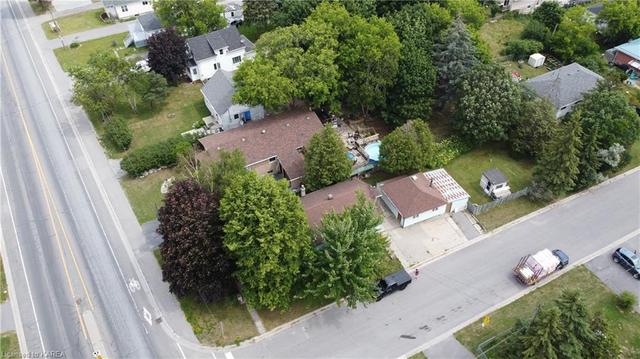 1211 Montreal Street, House detached with 3 bedrooms, 1 bathrooms and 3 parking in Kingston ON | Image 27