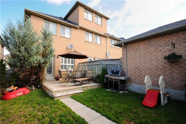 143 Bur Oak Ave, House attached with 3 bedrooms, 2 bathrooms and 1 parking in Markham ON | Image 17