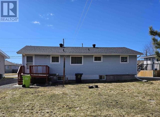 726 Cooper St, House detached with 3 bedrooms, 1 bathrooms and null parking in Sault Ste. Marie ON | Image 4