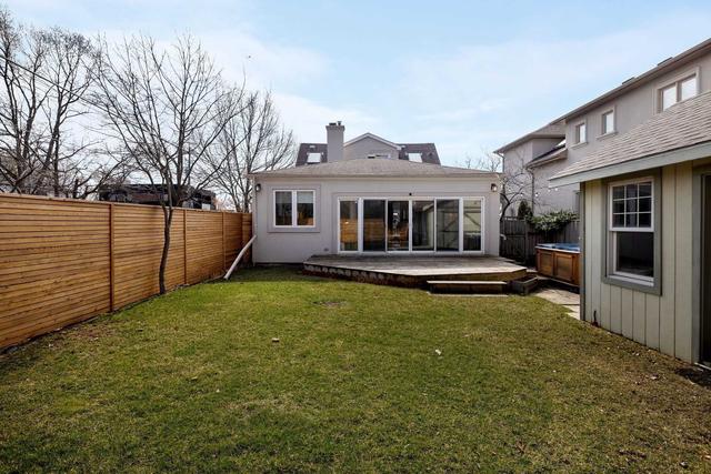 859 Seventh St, House detached with 3 bedrooms, 2 bathrooms and 3 parking in Mississauga ON | Image 4