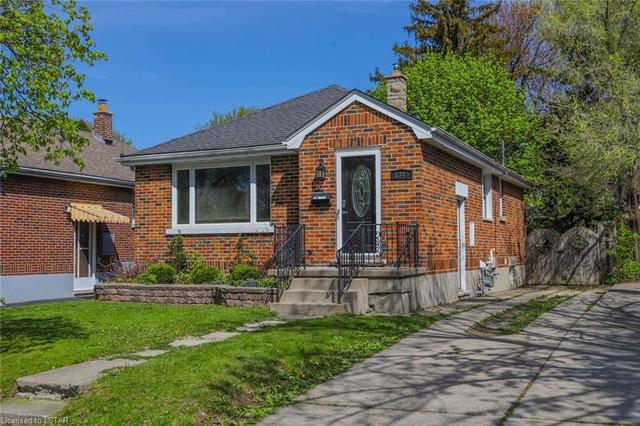 1340 Wilton Avenue, House detached with 2 bedrooms, 2 bathrooms and null parking in London ON | Image 1