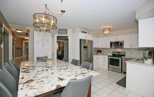 1034 Corrie St, House detached with 4 bedrooms, 4 bathrooms and 4 parking in Innisfil ON | Image 2