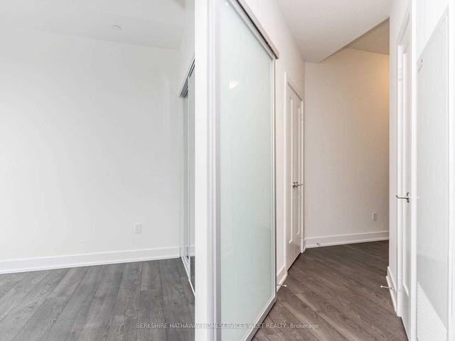 3704 - 7 Mabelle Ave, Condo with 2 bedrooms, 2 bathrooms and 1 parking in Toronto ON | Image 4
