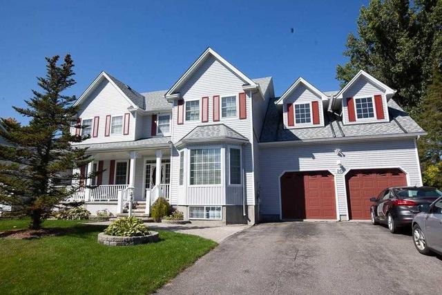 26 Snowberry Way, House detached with 5 bedrooms, 4 bathrooms and 6 parking in Ottawa ON | Image 1