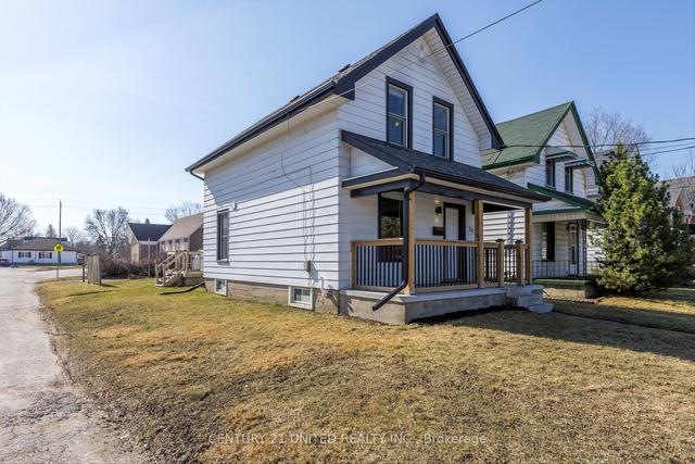 307 Mcgill St, House detached with 3 bedrooms, 1 bathrooms and 2 parking in Peterborough ON | Image 12