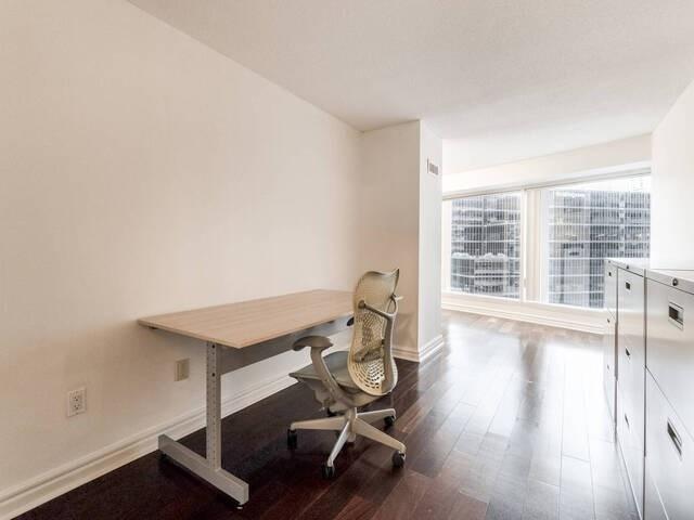 1607 - 33 University Ave, Condo with 2 bedrooms, 2 bathrooms and 1 parking in Toronto ON | Image 13
