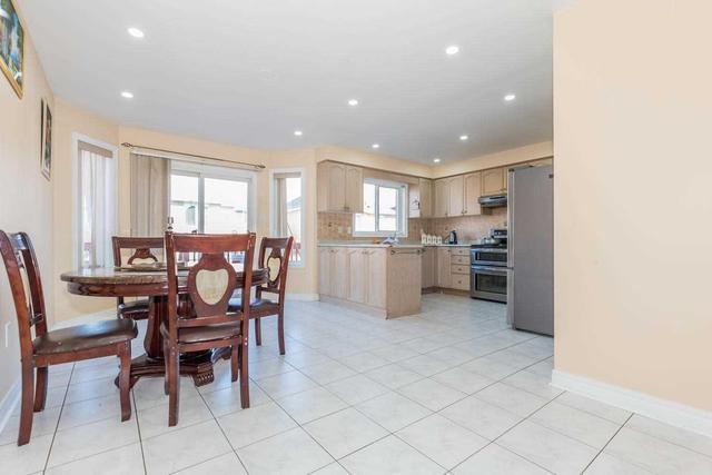 20 Dragon Tree Cres, House detached with 4 bedrooms, 5 bathrooms and 4 parking in Brampton ON | Image 4