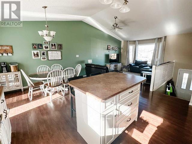 19 Reay Court, House detached with 3 bedrooms, 2 bathrooms and 4 parking in Whitecourt AB | Image 10