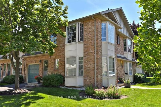 37 - 3333 New St, Townhouse with 2 bedrooms, 1 bathrooms and 2 parking in Burlington ON | Image 12