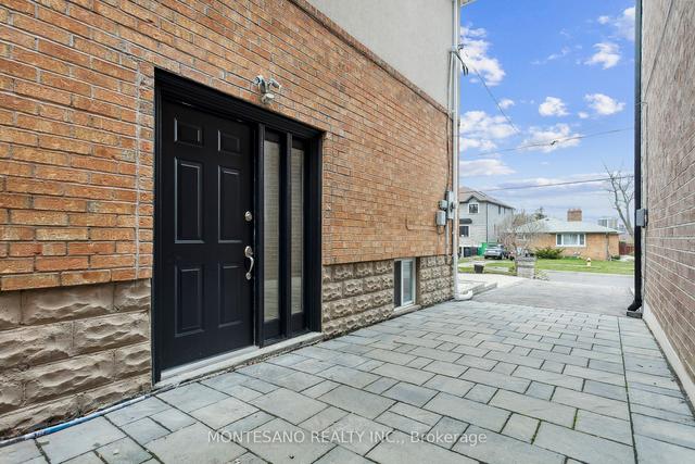 33 Lockheed Blvd, House detached with 3 bedrooms, 3 bathrooms and 4 parking in Toronto ON | Image 31