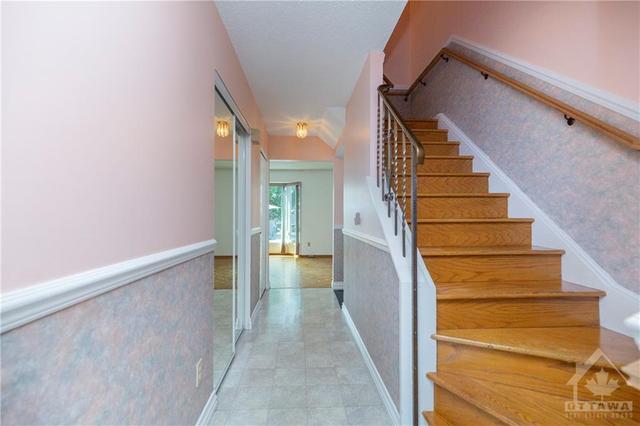 24 Southpark Drive, Home with 3 bedrooms, 2 bathrooms and 5 parking in Ottawa ON | Image 3
