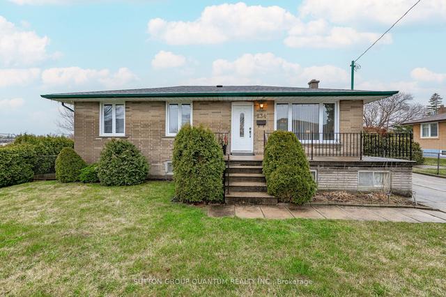 234 Morden Rd, House detached with 3 bedrooms, 2 bathrooms and 5.5 parking in Oakville ON | Image 1