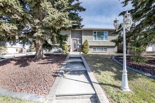 219 Barrett Drive, House detached with 4 bedrooms, 2 bathrooms and 2 parking in Red Deer AB | Image 1