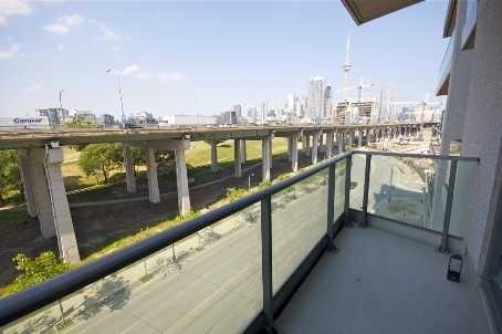 1069 - 209 Fort York Blvd, Condo with 2 bedrooms, 2 bathrooms and 1 parking in Toronto ON | Image 9