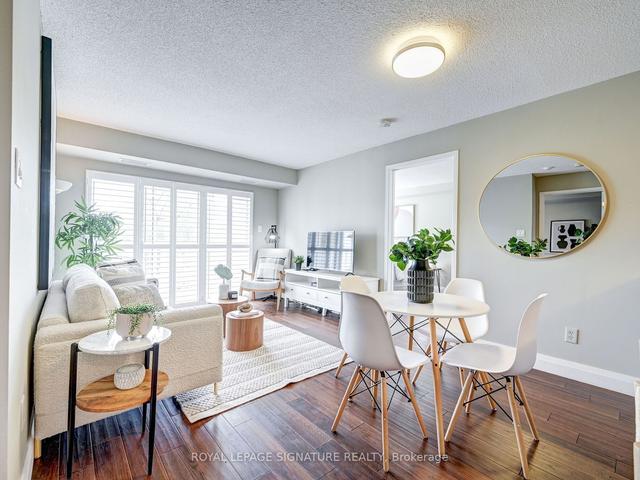 419 - 900 Bogart Mill Tr, Condo with 2 bedrooms, 2 bathrooms and 2 parking in Newmarket ON | Image 3