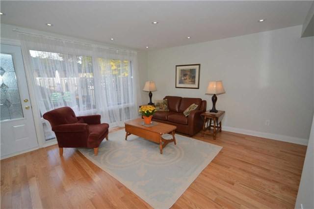 05 - 10 Grandravine Dr, Townhouse with 3 bedrooms, 3 bathrooms and 1 parking in Toronto ON | Image 9