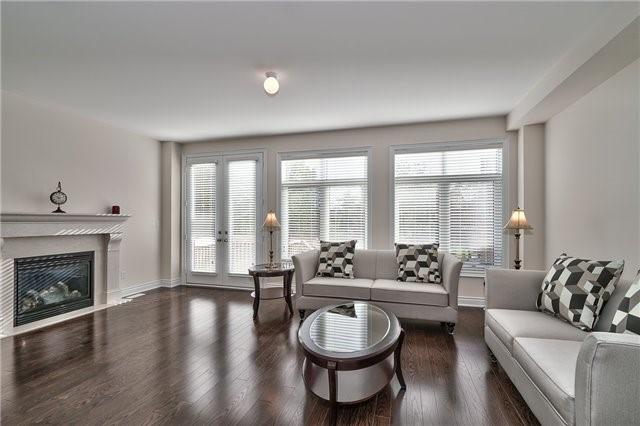 2466 Chateau Common, House attached with 4 bedrooms, 4 bathrooms and 4 parking in Oakville ON | Image 4