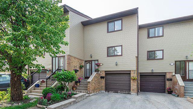20 - 20 Carleton Pl, Townhouse with 3 bedrooms, 2 bathrooms and 3 parking in Brampton ON | Image 1