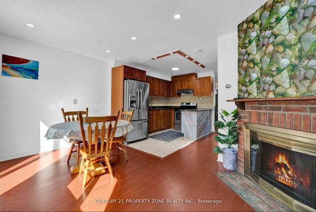16 Chad Cres, House detached with 3 bedrooms, 3 bathrooms and 3 parking in Toronto ON | Image 3