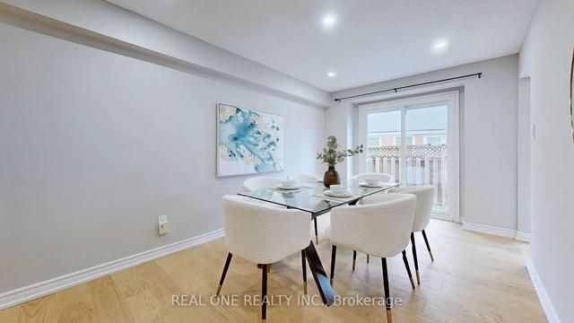 140 Belinda Sq, House detached with 4 bedrooms, 5 bathrooms and 6 parking in Toronto ON | Image 3