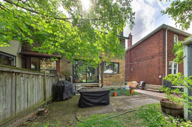 195 Arlington Ave, House semidetached with 3 bedrooms, 2 bathrooms and 3 parking in Toronto ON | Image 31