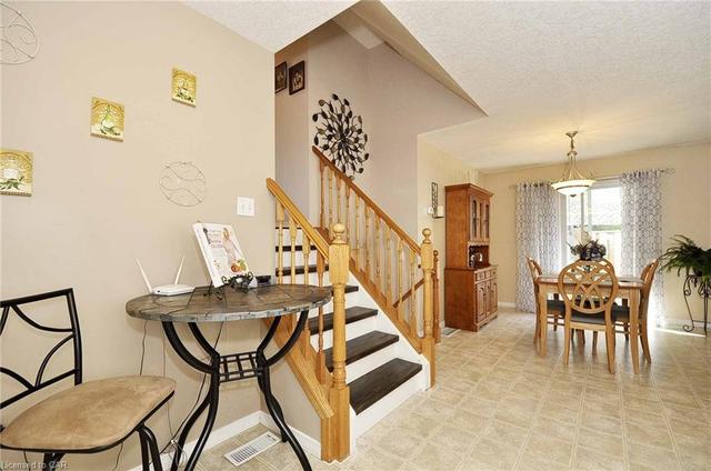 125 Edgemere Drive, House semidetached with 4 bedrooms, 2 bathrooms and 3 parking in Cambridge ON | Image 7