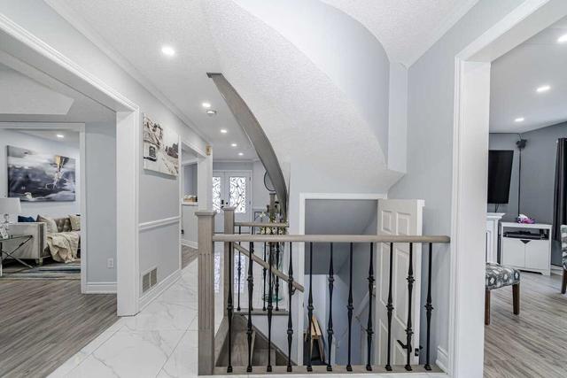 19 Red Cedar Cres, House detached with 4 bedrooms, 4 bathrooms and 6 parking in Brampton ON | Image 24