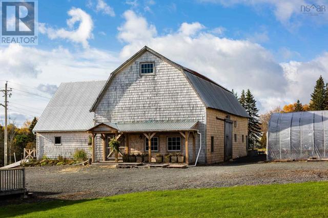 1817 Highway 205|Baddeck, House detached with 9 bedrooms, 8 bathrooms and null parking in Victoria, Subd. B NS | Image 28