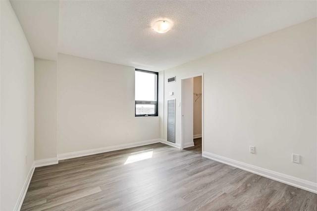 1705 - 75 Graydon Hall Dr, Condo with 3 bedrooms, 2 bathrooms and 2 parking in Toronto ON | Image 6