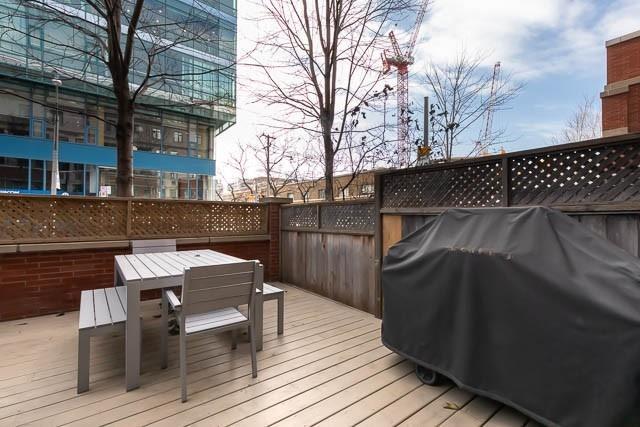 Th117 - 500 Richmond St W, House attached with 2 bedrooms, 1 bathrooms and 1 parking in Toronto ON | Image 2