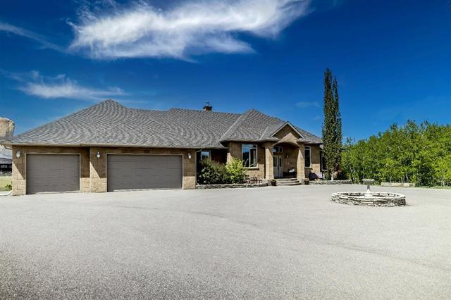 274101 60 Street E, House detached with 4 bedrooms, 3 bathrooms and 4 parking in Foothills County AB | Card Image