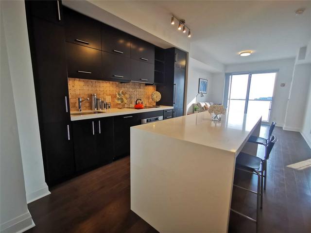 2405 - 65 St Mary St, Condo with 2 bedrooms, 1 bathrooms and 1 parking in Toronto ON | Image 12