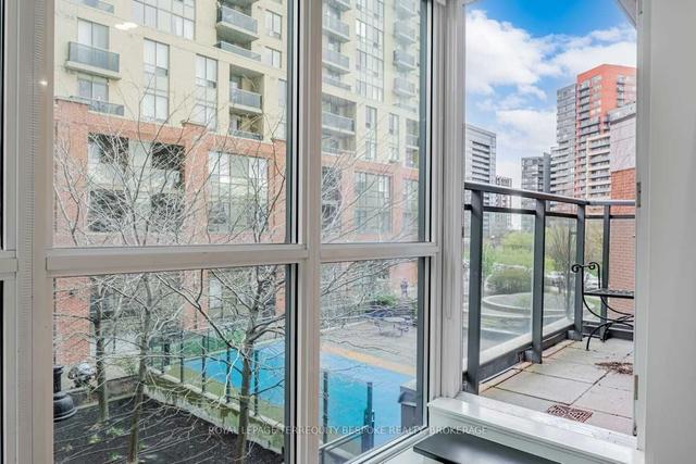 th209 - 1171 Queen St W, Townhouse with 2 bedrooms, 3 bathrooms and 1 parking in Toronto ON | Image 9