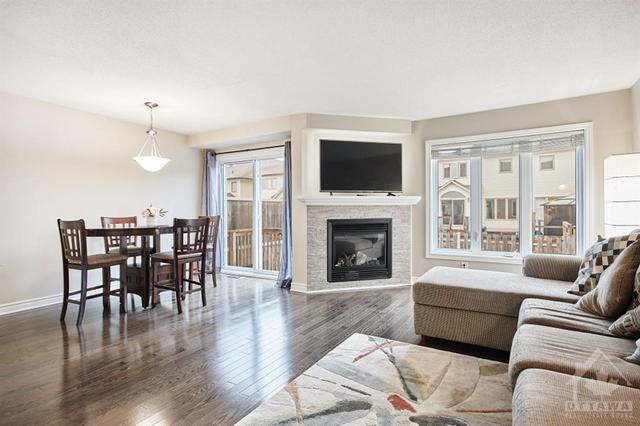123 Waterfern Way, Townhouse with 3 bedrooms, 3 bathrooms and 3 parking in Ottawa ON | Image 8