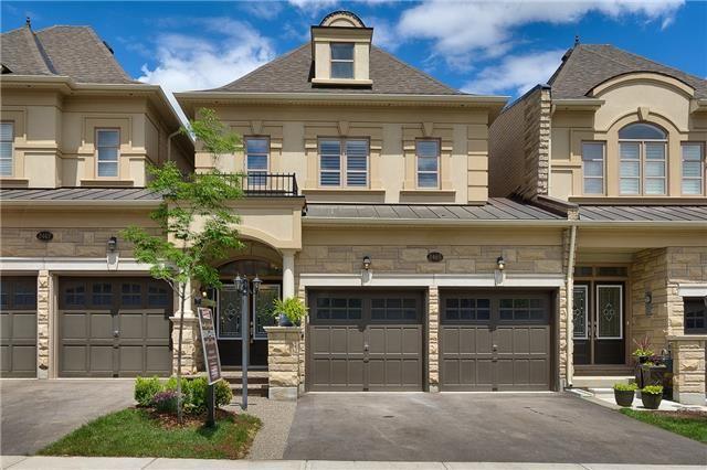 2465 Chateau Common, House attached with 3 bedrooms, 4 bathrooms and 2 parking in Oakville ON | Image 1